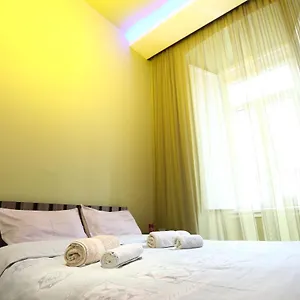 your-home-in-the-centre-of-old-tbilisi.alltbilisihotels.com/
